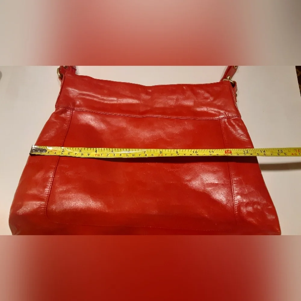 Victor Shoulder Bag